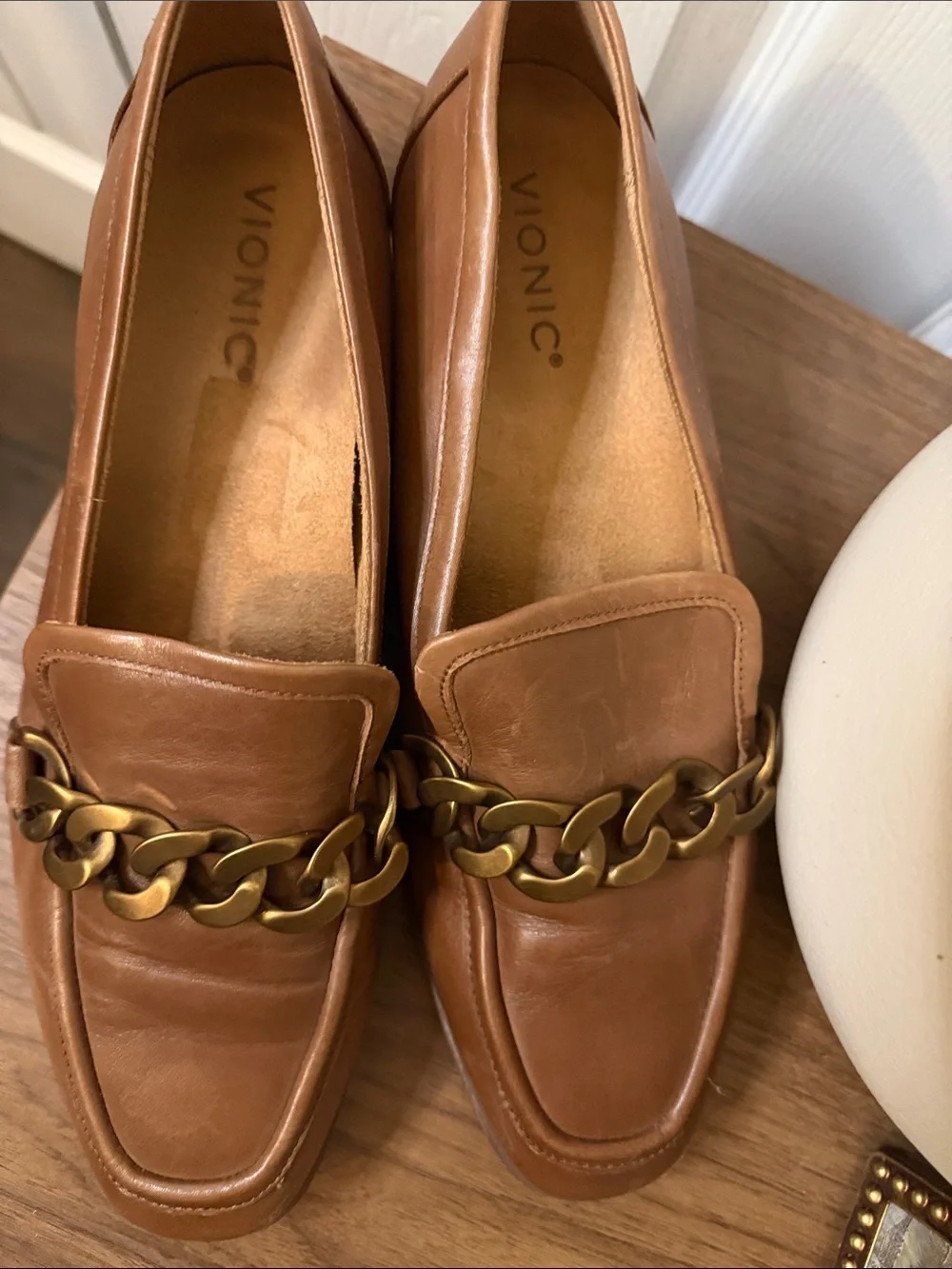 Vionic Mizelle Brown Leather Chain Loafers Women’s Size 10 Quiet Luxury